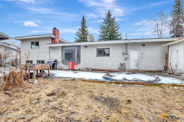 537 W 74th Avenue, Anchorage, AK 99518
