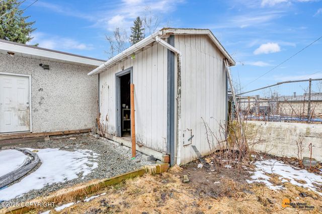 537 W 74th Avenue, Anchorage, AK 99518