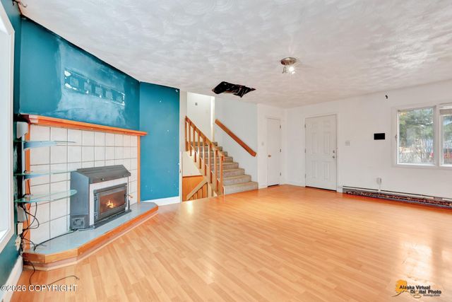 537 W 74th Avenue, Anchorage, AK 99518