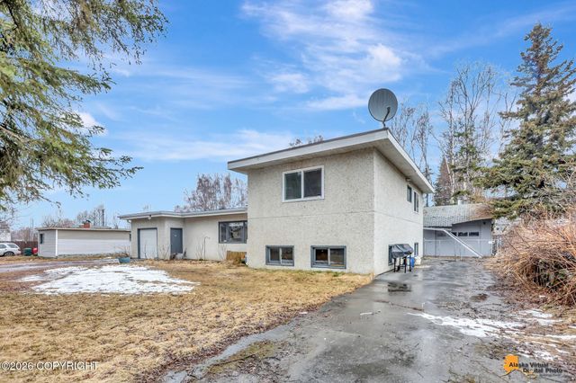 537 W 74th Avenue, Anchorage, AK 99518