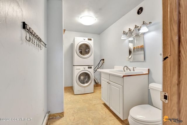 537 W 74th Avenue, Anchorage, AK 99518