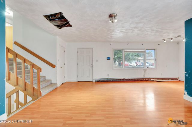 537 W 74th Avenue, Anchorage, AK 99518