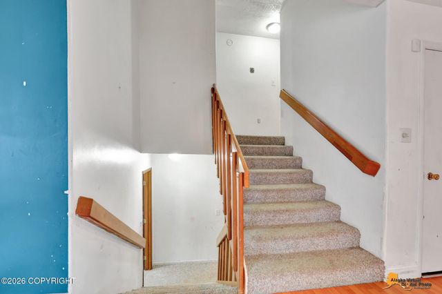 537 W 74th Avenue, Anchorage, AK 99518