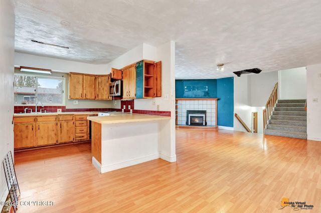 537 W 74th Avenue, Anchorage, AK 99518