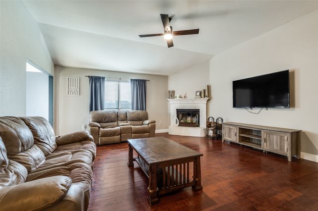 632 Mustang Court, Little Elm, TX 75068