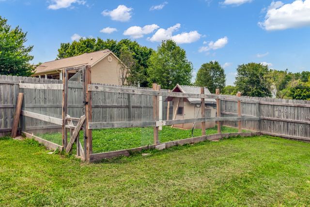 1305 Standing Stone Cir, Columbia, TN 38401