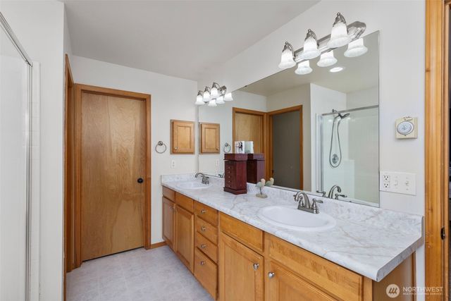 734 Glenmore Loop, Port Orchard, WA 98366