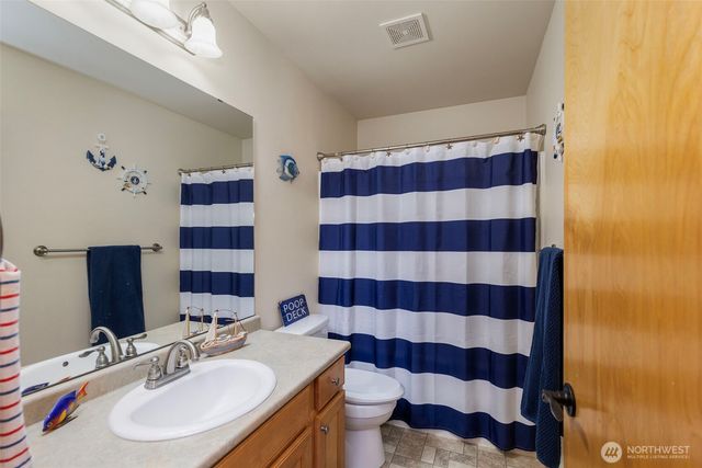 734 Glenmore Loop, Port Orchard, WA 98366