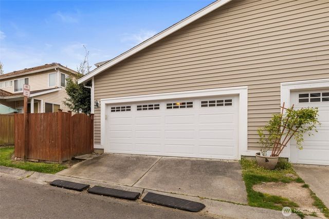 734 Glenmore Loop, Port Orchard, WA 98366