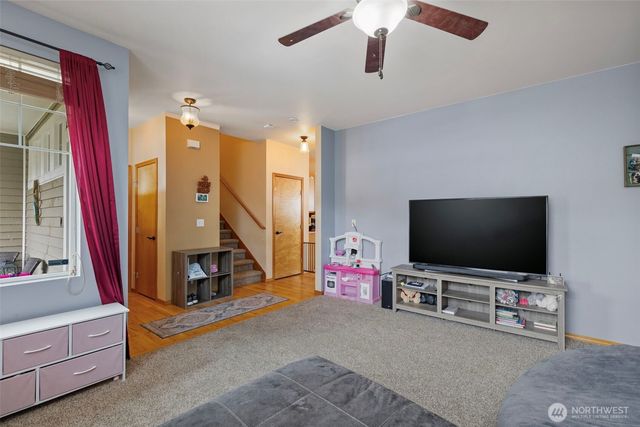 734 Glenmore Loop, Port Orchard, WA 98366