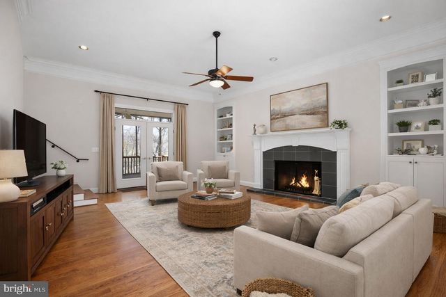 1021 ALBERT RENNOLDS DR, Fredericksburg, VA 22401