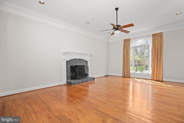 1021 ALBERT RENNOLDS DR, Fredericksburg, VA 22401