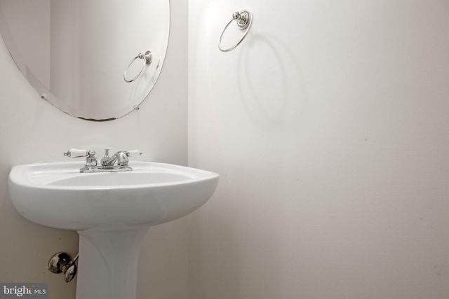 1021 ALBERT RENNOLDS DR, Fredericksburg, VA 22401