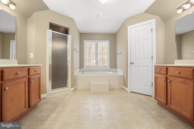 1021 ALBERT RENNOLDS DR, Fredericksburg, VA 22401