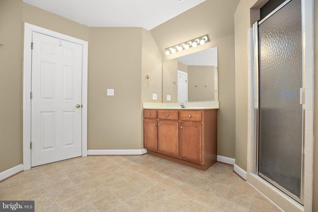 1021 ALBERT RENNOLDS DR, Fredericksburg, VA 22401