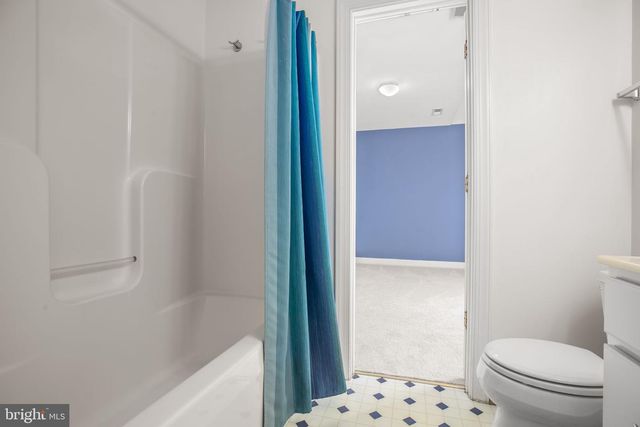 1021 ALBERT RENNOLDS DR, Fredericksburg, VA 22401