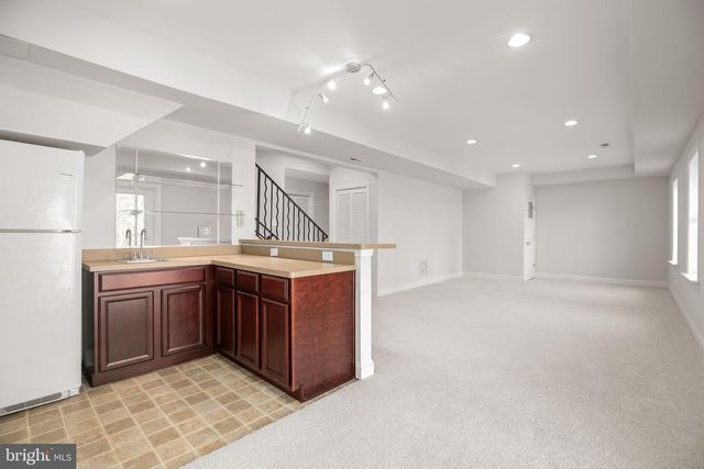 1021 ALBERT RENNOLDS DR, Fredericksburg, VA 22401