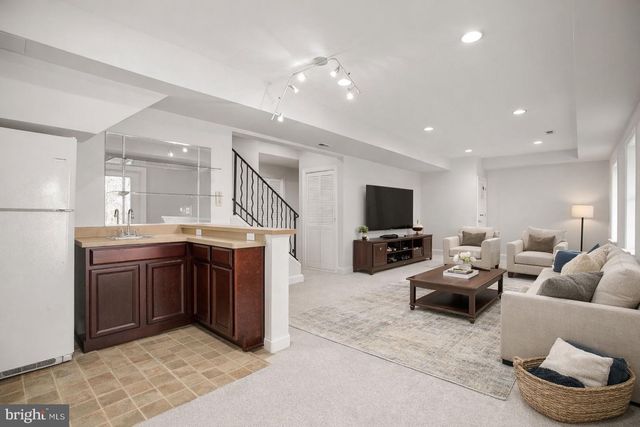 1021 ALBERT RENNOLDS DR, Fredericksburg, VA 22401