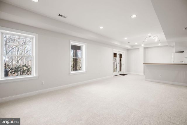 1021 ALBERT RENNOLDS DR, Fredericksburg, VA 22401