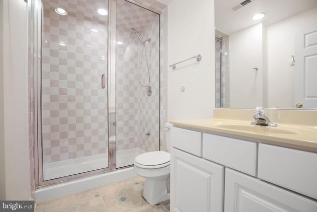 1021 ALBERT RENNOLDS DR, Fredericksburg, VA 22401