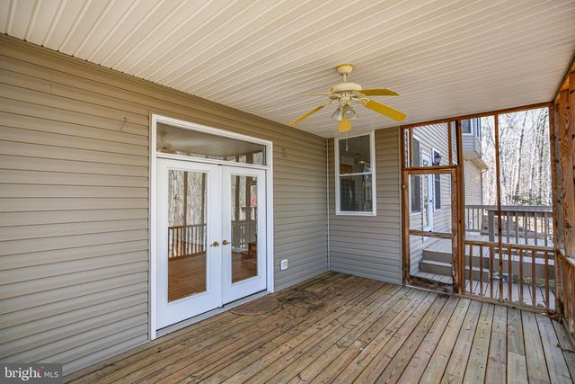 1021 ALBERT RENNOLDS DR, Fredericksburg, VA 22401