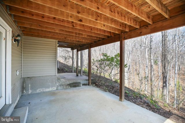 1021 ALBERT RENNOLDS DR, Fredericksburg, VA 22401