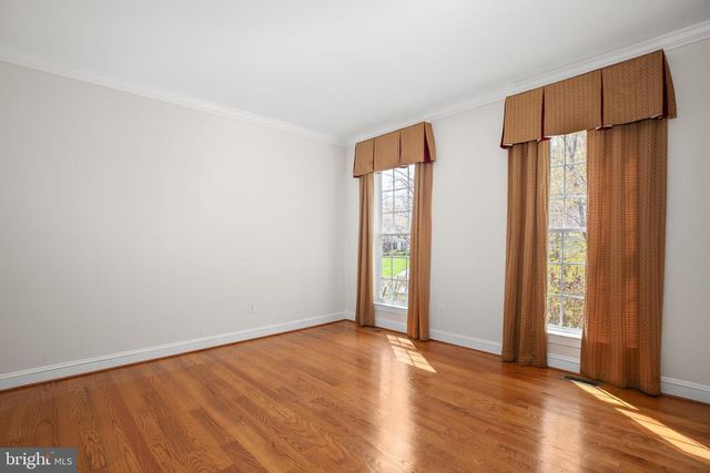 1021 ALBERT RENNOLDS DR, Fredericksburg, VA 22401