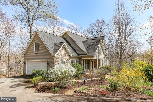 1021 ALBERT RENNOLDS DR, Fredericksburg, VA 22401