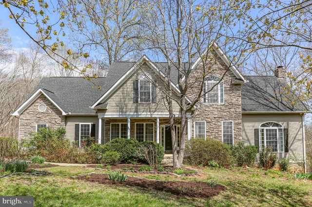 1021 ALBERT RENNOLDS DR, Fredericksburg, VA 22401