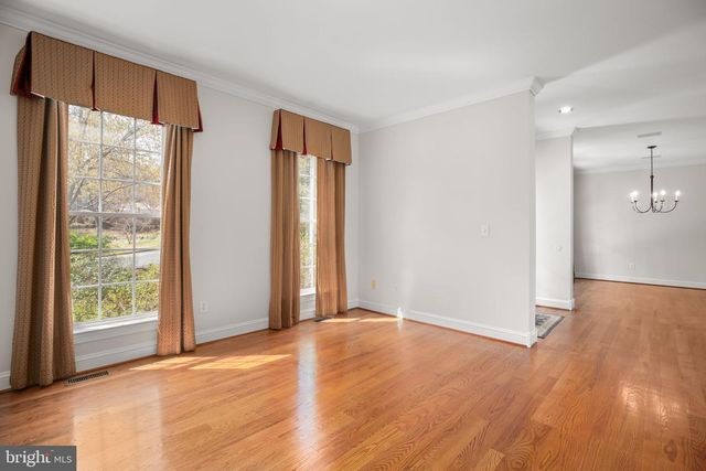 1021 ALBERT RENNOLDS DR, Fredericksburg, VA 22401