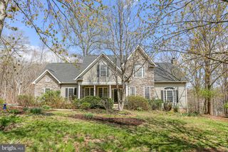 1021 ALBERT RENNOLDS DR, Fredericksburg, VA 22401