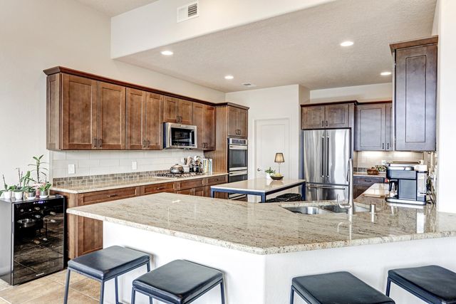 312 Pinnacle Drive SE, Rio Rancho, NM 87124