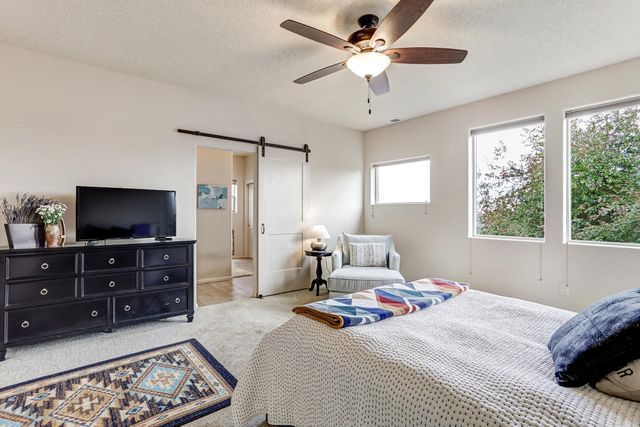 312 Pinnacle Drive SE, Rio Rancho, NM 87124