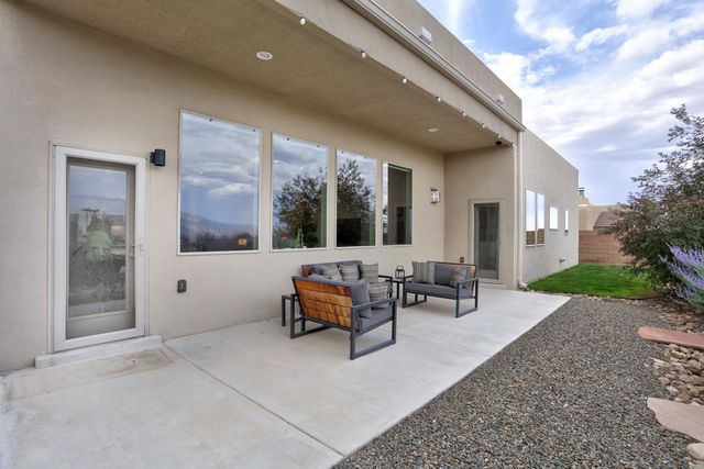 312 Pinnacle Drive SE, Rio Rancho, NM 87124