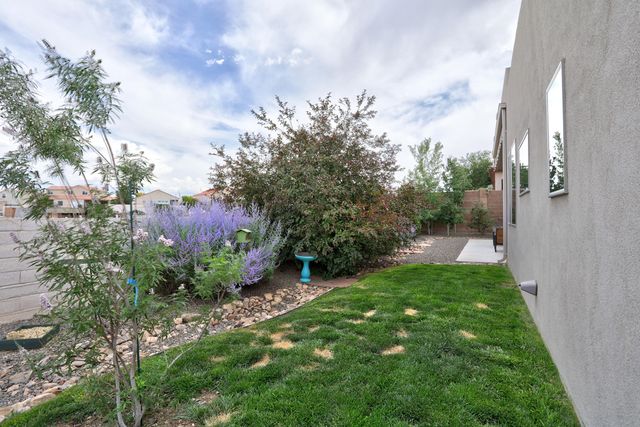 312 Pinnacle Drive SE, Rio Rancho, NM 87124