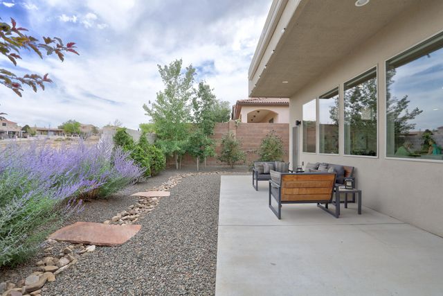 312 Pinnacle Drive SE, Rio Rancho, NM 87124