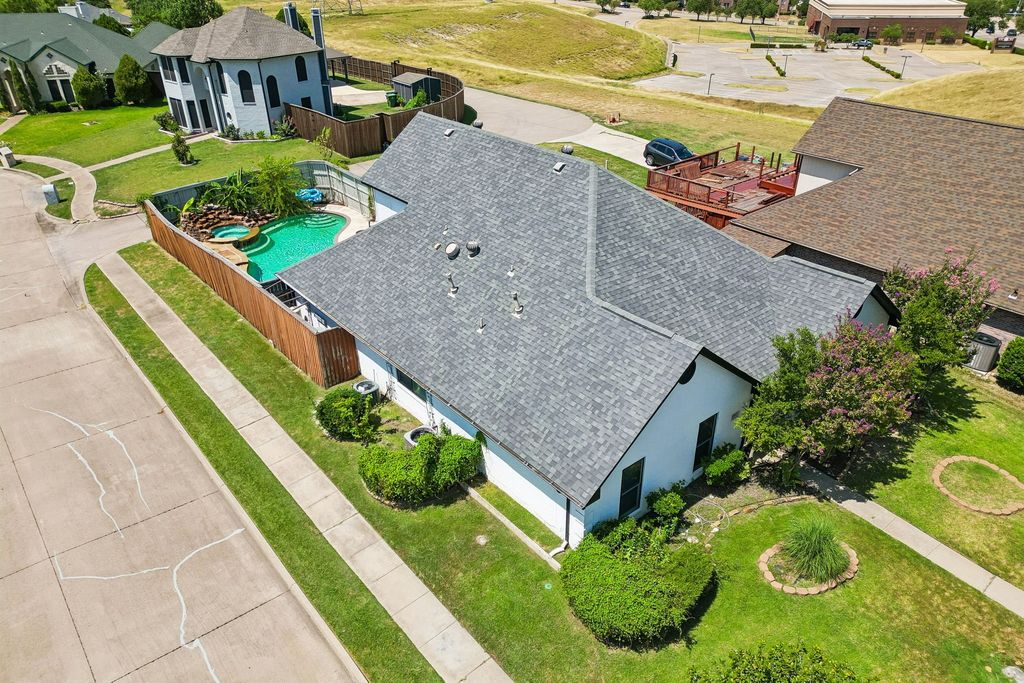 4093 Brazos Drive, Carrollton, TX 75007 — photo 2