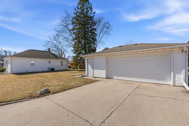 3474 E Sivyer AVENUE, Saint Francis, WI 53235