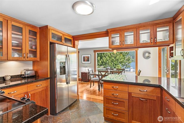 482 W Lake Samish Drive, Bellingham, WA 98229