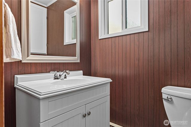 482 W Lake Samish Drive, Bellingham, WA 98229