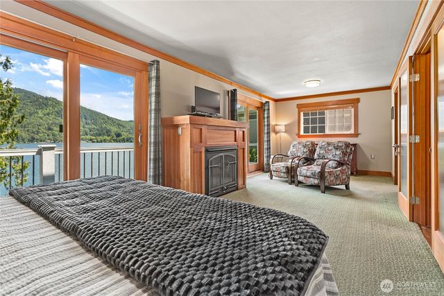 482 W Lake Samish Drive, Bellingham, WA 98229