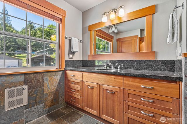 482 W Lake Samish Drive, Bellingham, WA 98229