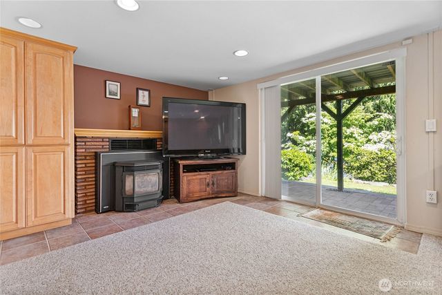 482 W Lake Samish Drive, Bellingham, WA 98229