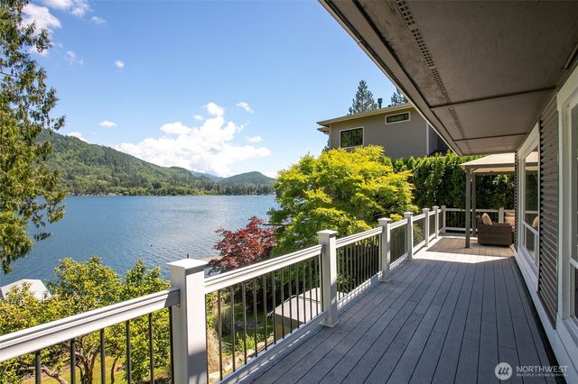 482 W Lake Samish Drive, Bellingham, WA 98229