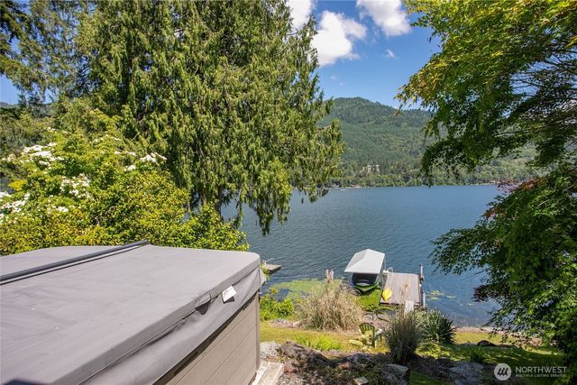 482 W Lake Samish Drive, Bellingham, WA 98229