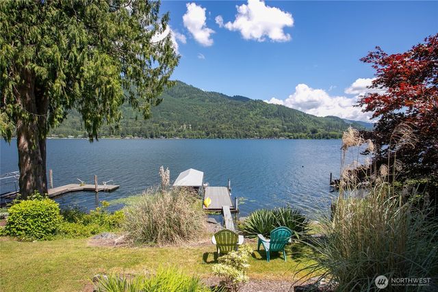 482 W Lake Samish Drive, Bellingham, WA 98229