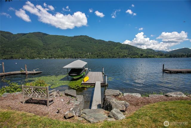 482 W Lake Samish Drive, Bellingham, WA 98229