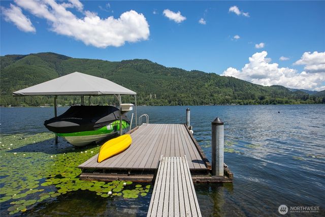 482 W Lake Samish Drive, Bellingham, WA 98229