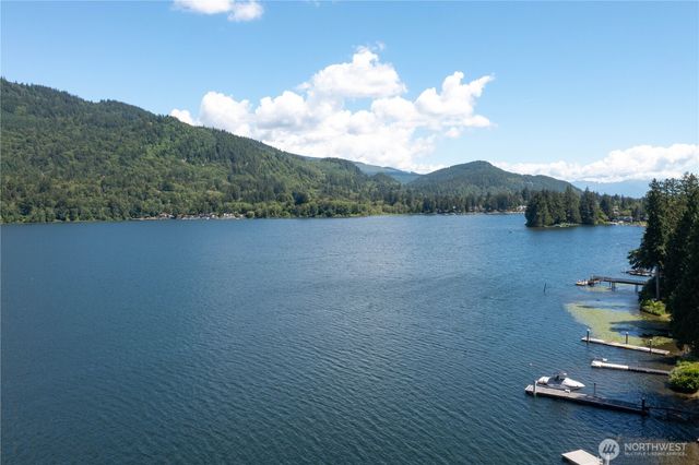 482 W Lake Samish Drive, Bellingham, WA 98229