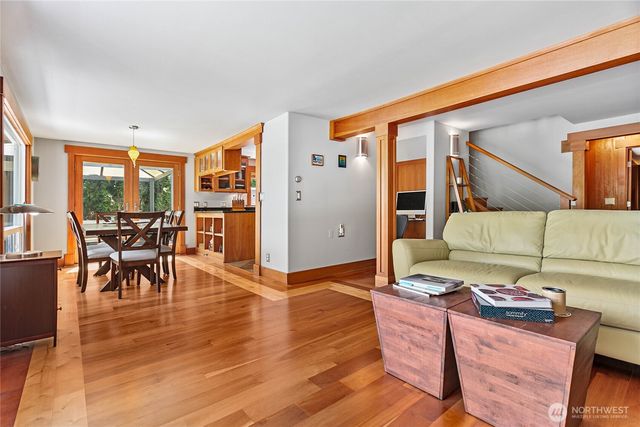 482 W Lake Samish Drive, Bellingham, WA 98229